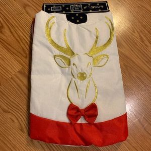 Crown & Ivy Bowtie Buck Tree Skirt